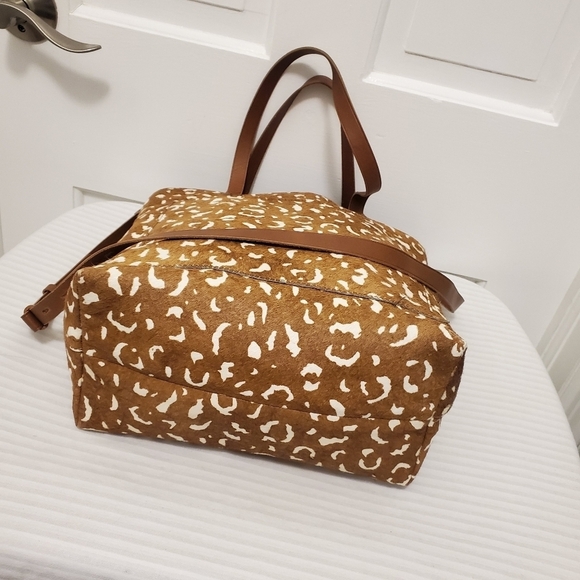 Madewell The Medium Transport Tote: Printed Calf Hair Edition - Picture 4 of 12